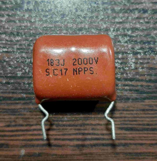POLYESTER 2000V 18nF - خازن پلی استر، 2000 ولت، ۱۸ نانوفاراد