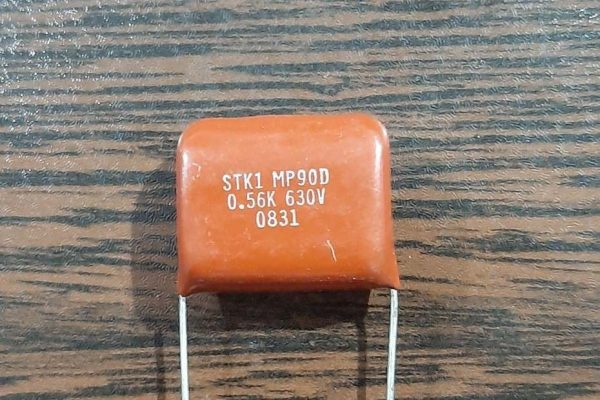 POLYESTER 630V 560nF - خازن پلی استر، 630 ولت، 560 نانوفاراد