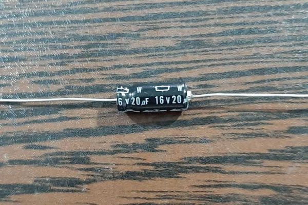 Axial 16V 20uF - خازن اکسیال، 16 ولت، 20 میکروفاراد