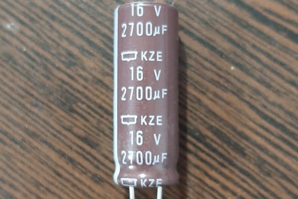 NIPPON 16V 2700uF – خازن الکترولیت، ۱۶ ولت، 27۰۰ میکروفاراد