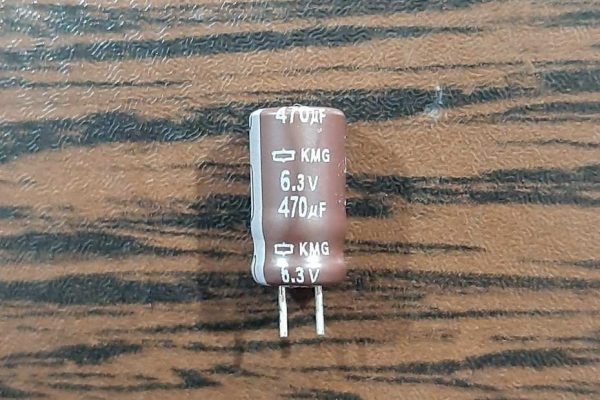 CAP 6.3V 470uF – خازن الکترولیت، 6.3 ولت، ۴۷۰ میکروفاراد