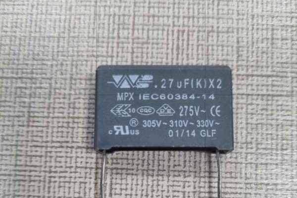 MKT 275VAC 270nF – خازن MKT، ظرفیت 270 نانوفاراد، ۲۷۵ ولت AC